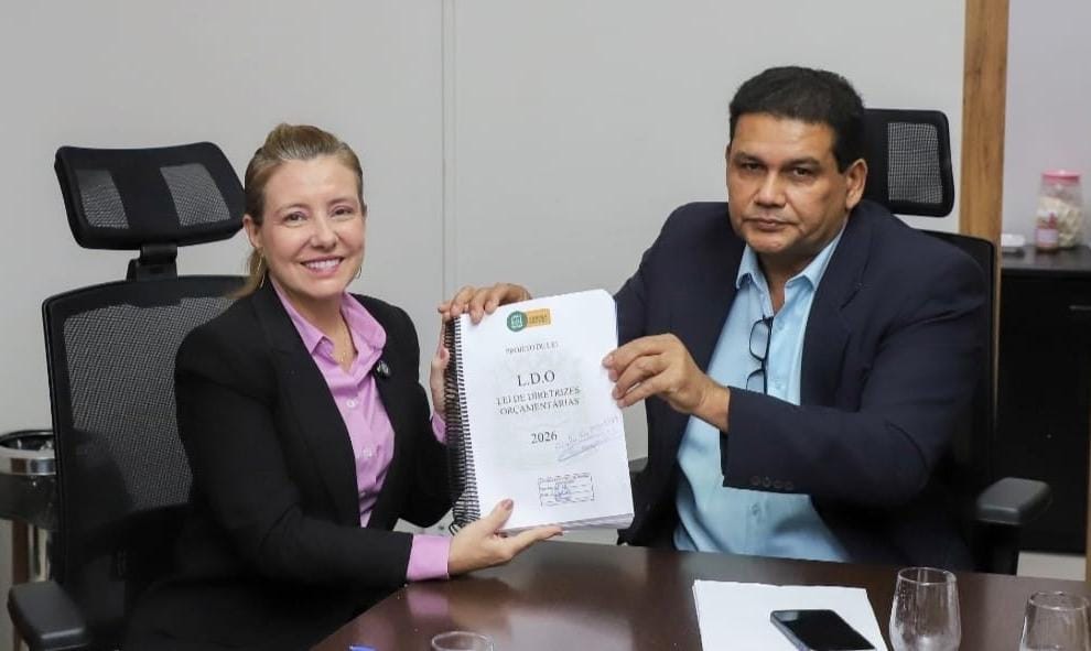Presidente Wanderley recebe orçamento de 2026 e anuncia diálogo com a população sobre as prioridades da cidade