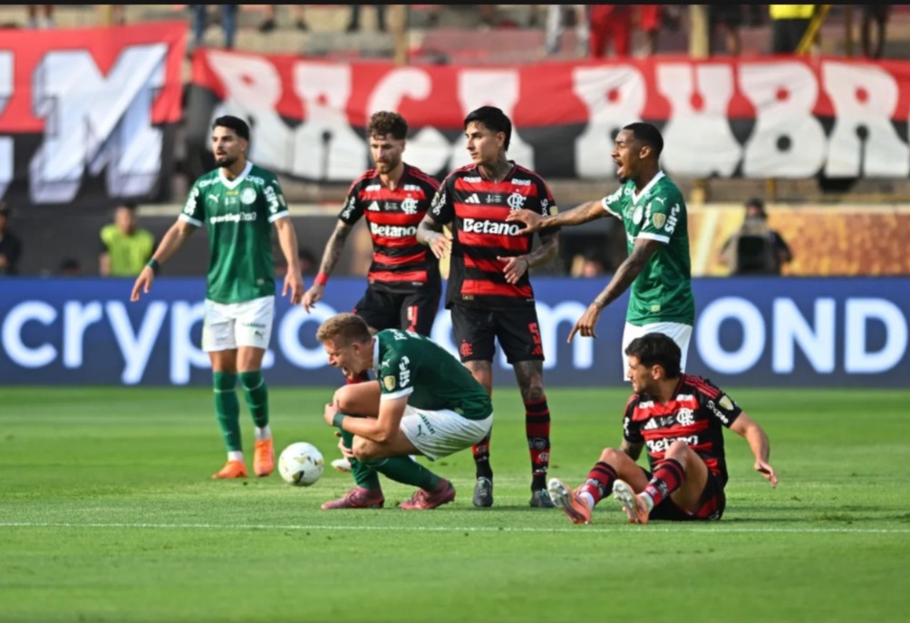 Flamengo vence Palmeiras e entra para história com tetra da Libertadores